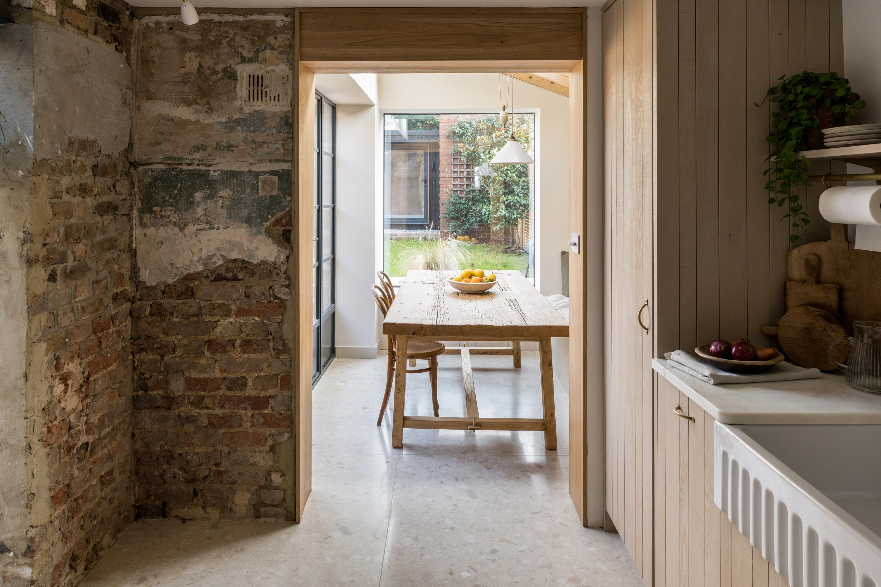 EXPOSED BRICKS REVEAL WALL VIEW DINING KITCHEN RUSTIC